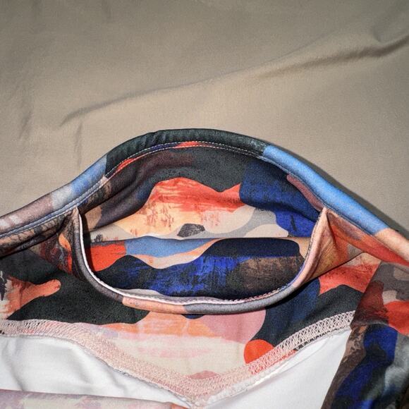 Fabletics Women’s Size XXS High Waisted 7/8 Legging Pocket Multicolor NWOT - Picture 8 of 8